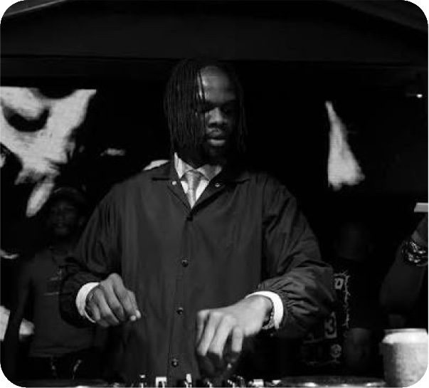 Afrikqasfinestdj, DJ